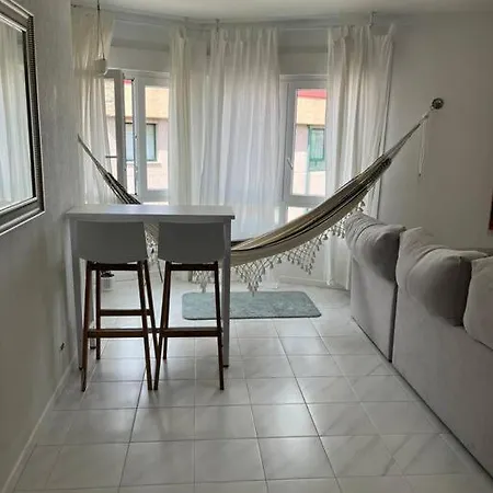 Apartamento Cerca De La Playa Y En El Centro De Sanxenxo Διαμέρισμα *